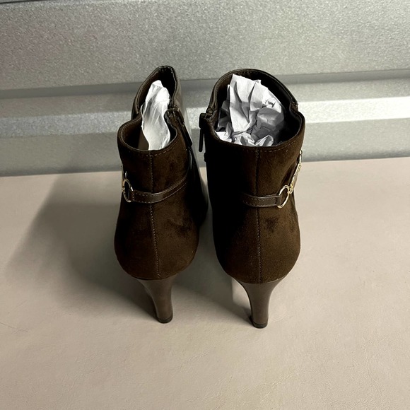 Impo Women's Mink Brown Vegan Leather Faux Suede Neena Ankle Bootie - Size 9M - Picture 6 of 8